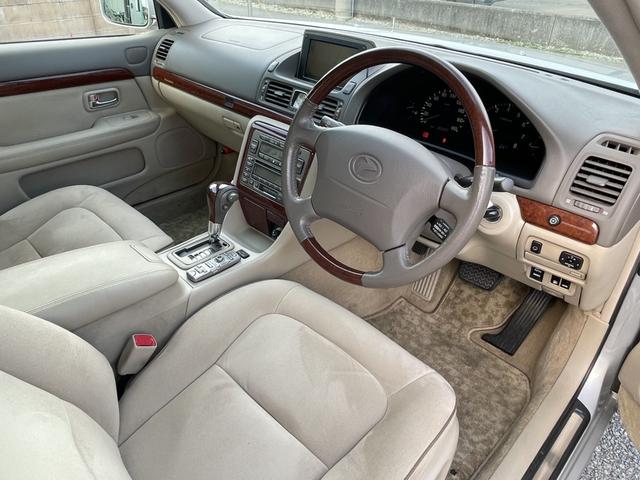 プログレ ＮＣ２５０　プライムセレクション　純正ナビ／フロントカメラ／バックカメラ／ＥＴＣ／キーレスキー×２個／パワーシート／オートクルーズ／ＨＩＤ／ウッドコンビハンドル／アルミホイール／電動コーナーポール／禁煙車／修復歴無し／車検整備付き（15枚目）