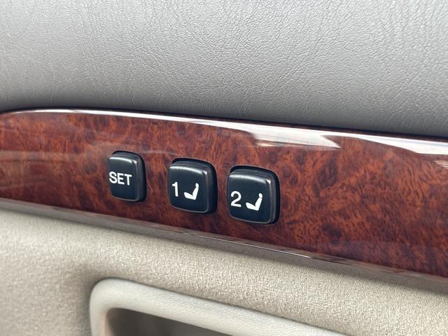 プログレ ＮＣ２５０　プライムセレクション　純正ナビ／フロントカメラ／バックカメラ／ＥＴＣ／キーレスキー×２個／パワーシート／オートクルーズ／ＨＩＤ／ウッドコンビハンドル／アルミホイール／電動コーナーポール／禁煙車／修復歴無し／車検整備付き（24枚目）