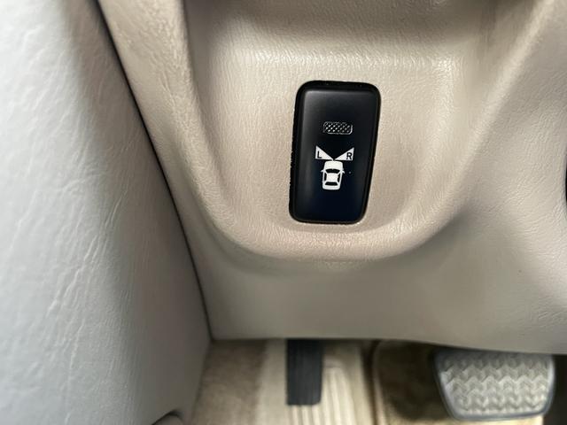 プログレ ＮＣ２５０　プライムセレクション　純正ナビ／フロントカメラ／バックカメラ／ＥＴＣ／キーレスキー×２個／パワーシート／オートクルーズ／ＨＩＤ／ウッドコンビハンドル／アルミホイール／電動コーナーポール／禁煙車／修復歴無し／車検整備付き（25枚目）