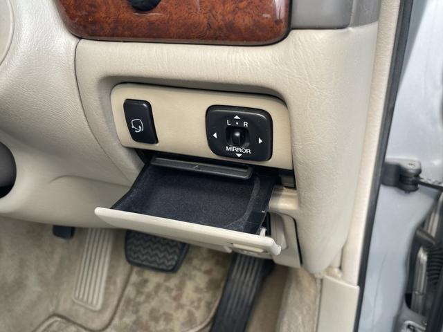 プログレ ＮＣ２５０　プライムセレクション　純正ナビ／フロントカメラ／バックカメラ／ＥＴＣ／キーレスキー×２個／パワーシート／オートクルーズ／ＨＩＤ／ウッドコンビハンドル／アルミホイール／電動コーナーポール／禁煙車／修復歴無し／車検整備付き（35枚目）