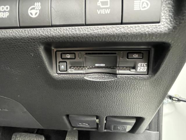 ＲＡＶ４ Ｇ　純正ナビ・フルセグ／全方位カメラ／ブラインドスポットモニター／黒革シート／パワーバックドア／ステアリングヒーター／シートヒーター・エアシート／ＥＴＣ２．０／スマートキー×２個／ＬＥＤライト／禁煙車（8枚目）