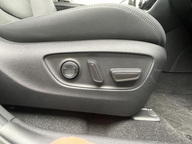 ＲＡＶ４ Ｇ　純正ナビ・フルセグ／全方位カメラ／ブラインドスポットモニター／黒革シート／パワーバックドア／ステアリングヒーター／シートヒーター・エアシート／ＥＴＣ２．０／スマートキー×２個／ＬＥＤライト／禁煙車（18枚目）