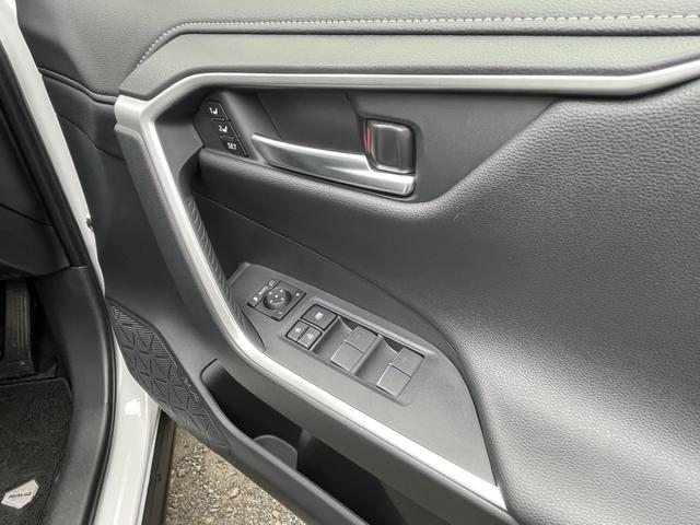ＲＡＶ４ Ｇ　純正ナビ・フルセグ／全方位カメラ／ブラインドスポットモニター／黒革シート／パワーバックドア／ステアリングヒーター／シートヒーター・エアシート／ＥＴＣ２．０／スマートキー×２個／ＬＥＤライト／禁煙車（26枚目）
