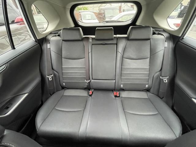 ＲＡＶ４ Ｇ　純正ナビ・フルセグ／全方位カメラ／ブラインドスポットモニター／黒革シート／パワーバックドア／ステアリングヒーター／シートヒーター・エアシート／ＥＴＣ２．０／スマートキー×２個／ＬＥＤライト／禁煙車（29枚目）