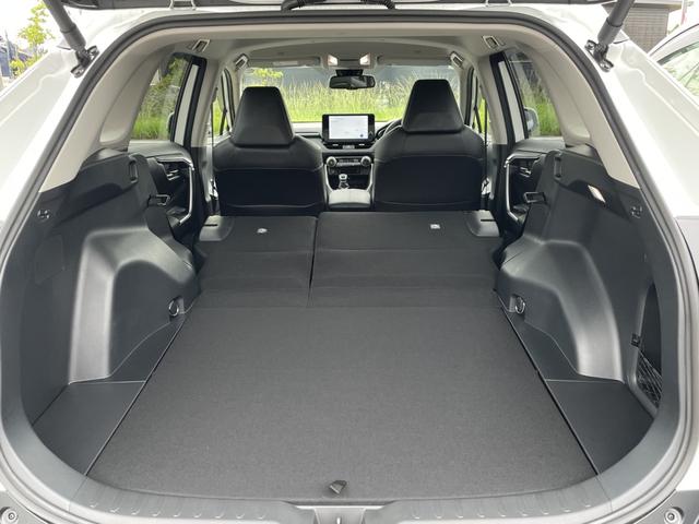 ＲＡＶ４ Ｇ　純正ナビ・フルセグ／全方位カメラ／ブラインドスポットモニター／黒革シート／パワーバックドア／ステアリングヒーター／シートヒーター・エアシート／ＥＴＣ２．０／スマートキー×２個／ＬＥＤライト／禁煙車（31枚目）