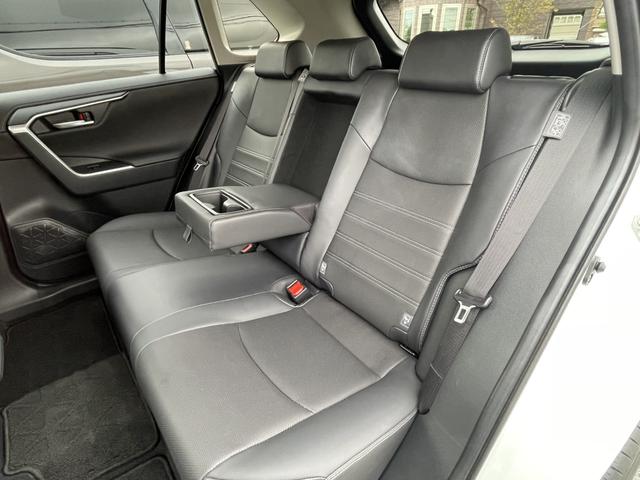 ＲＡＶ４ Ｇ　純正ナビ・フルセグ／全方位カメラ／ブラインドスポットモニター／黒革シート／パワーバックドア／ステアリングヒーター／シートヒーター・エアシート／ＥＴＣ２．０／スマートキー×２個／ＬＥＤライト／禁煙車（44枚目）