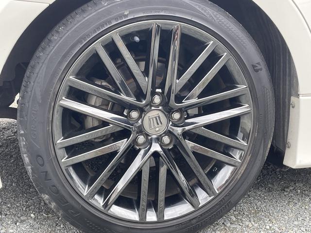 クラウンハイブリッド アスリートＳ　ブラックスタイル　ＴＲＤエアロ／革シート／純正ナビ・フルセグ／ＤＶＤ再生／バックカメラ／ＥＴＣ／スマートキー×２個／トランクイージークローザー／禁煙車／エアシート・シートヒーター／車検９年８月／ＴＶキット／１８アルミ（11枚目）