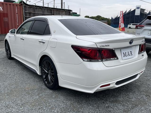 クラウンハイブリッド アスリートＳ　ブラックスタイル　ＴＲＤエアロ／革シート／純正ナビ・フルセグ／ＤＶＤ再生／バックカメラ／ＥＴＣ／スマートキー×２個／トランクイージークローザー／禁煙車／エアシート・シートヒーター／車検９年８月／ＴＶキット／１８アルミ（22枚目）