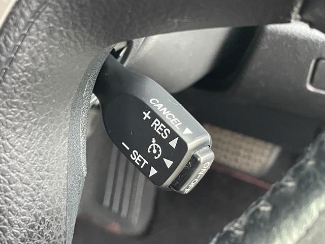 クラウンハイブリッド アスリートＳ　ブラックスタイル　ＴＲＤエアロ／革シート／純正ナビ・フルセグ／ＤＶＤ再生／バックカメラ／ＥＴＣ／スマートキー×２個／トランクイージークローザー／禁煙車／エアシート・シートヒーター／車検９年８月／ＴＶキット／１８アルミ（23枚目）