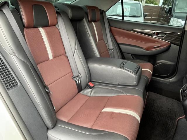 クラウンハイブリッド アスリートＳ　ブラックスタイル　ＴＲＤエアロ／革シート／純正ナビ・フルセグ／ＤＶＤ再生／バックカメラ／ＥＴＣ／スマートキー×２個／トランクイージークローザー／禁煙車／エアシート・シートヒーター／車検９年８月／ＴＶキット／１８アルミ（37枚目）