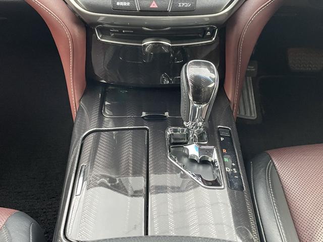 クラウンハイブリッド アスリートＳ　ブラックスタイル　ＴＲＤエアロ／革シート／純正ナビ・フルセグ／ＤＶＤ再生／バックカメラ／ＥＴＣ／スマートキー×２個／トランクイージークローザー／禁煙車／エアシート・シートヒーター／車検９年８月／ＴＶキット／１８アルミ（41枚目）