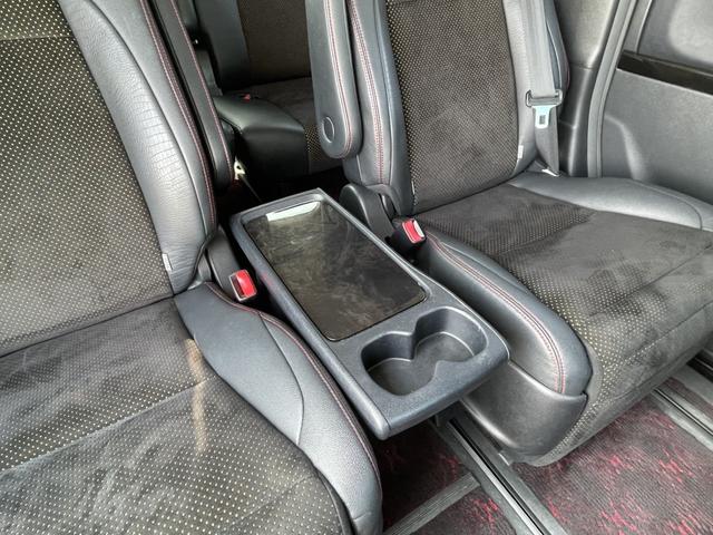 ヴェルファイア ２．４Ｚ　ゴールデンアイズＩＩ　純正９インチナビ・フルセグ／後席モニター／バックカメラ／両側パワースライドドア／スマートキー／パワーバックドア／ＥＴＣ／ＨＩＤ／禁煙車／車検整備付き／オートクルーズ／フルエアロ／１８インチアルミ（15枚目）