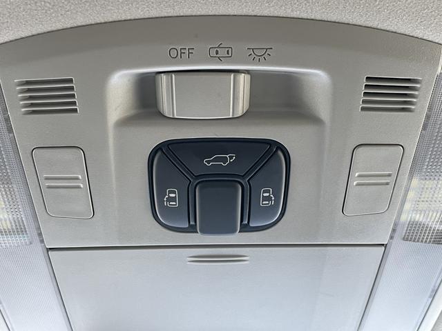 ヴェルファイア ２．４Ｚ　ゴールデンアイズＩＩ　純正９インチナビ・フルセグ／後席モニター／バックカメラ／両側パワースライドドア／スマートキー／パワーバックドア／ＥＴＣ／ＨＩＤ／禁煙車／車検整備付き／オートクルーズ／フルエアロ／１８インチアルミ（16枚目）