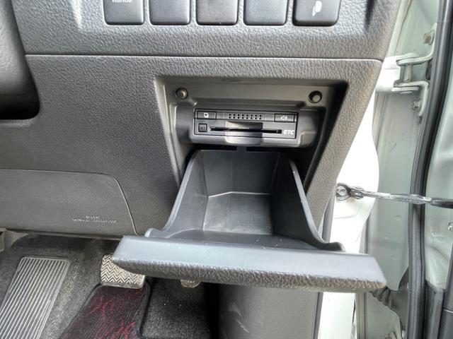 ヴェルファイア ２．４Ｚ　ゴールデンアイズＩＩ　純正９インチナビ・フルセグ／後席モニター／バックカメラ／両側パワースライドドア／スマートキー／パワーバックドア／ＥＴＣ／ＨＩＤ／禁煙車／車検整備付き／オートクルーズ／フルエアロ／１８インチアルミ（23枚目）