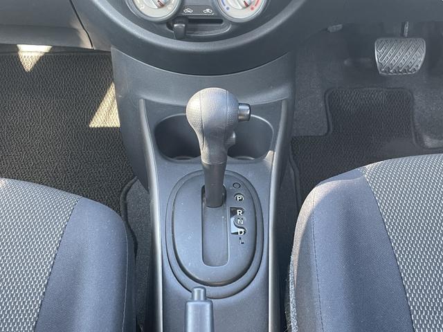 ラティオ Ｘ　純正ナビ／フルセグテレビ／バックカメラ／キーレスキー／走行距離１８，０００ｋｍ／車検整備付き／アイドリングストップ／電格ミラー／禁煙車／シートリフター／修復歴無し（66枚目）