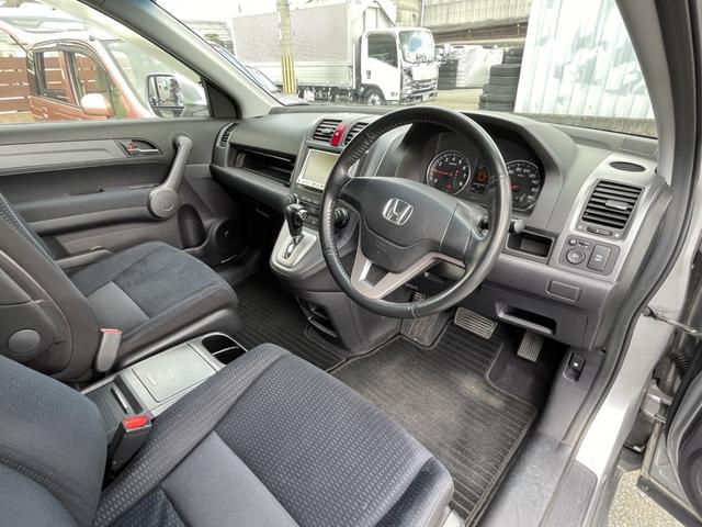 ＣＲ－Ｖ ＺＬ　純正ナビ／バックカメラ／キーレス／ディスチャージ／アルミホイール／ウインカードアミラー／フォグランプ／セキュリティー／バニティーミラー／検査令和８年４月（8枚目）