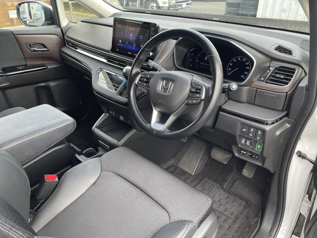 オデッセイ アブソルート・EX 純正フルセグナビ/マルチビューカメラ/前後ドラレコ/ETC2.0/CD・DVD/両側パワスラ/パワーバックドア/LEDライト/禁煙車/18アルミ/シートヒーター/ブラインドスポットモニター/1オーナー(11枚目)