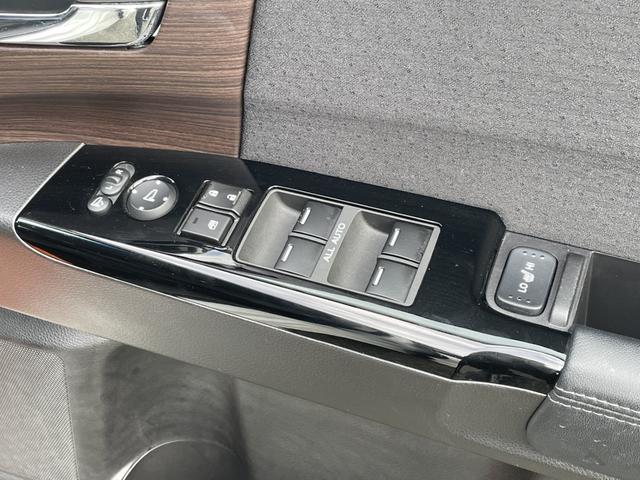 オデッセイ アブソルート・EX 純正フルセグナビ/マルチビューカメラ/前後ドラレコ/ETC2.0/CD・DVD/両側パワスラ/パワーバックドア/LEDライト/禁煙車/18アルミ/シートヒーター/ブラインドスポットモニター/1オーナー(64枚目)