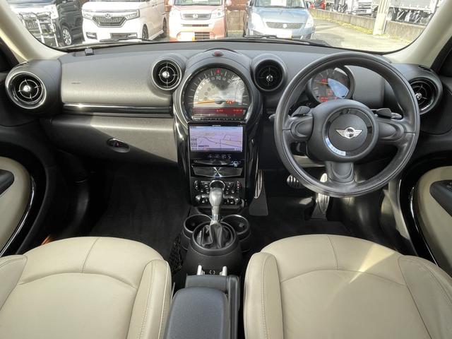 ＭＩＮＩ クーパーＳＤ　クロスオーバー　革シート／社外フルセグナビ／バックカメラ／ＥＴＣ／キセノン／ワンオーナー／整備記録簿／保証書／取説／禁煙車／１７アルミ／キーレス×２個／シートヒーター／検査令和８年９月／ディーゼルターボ／修復歴無し（2枚目）