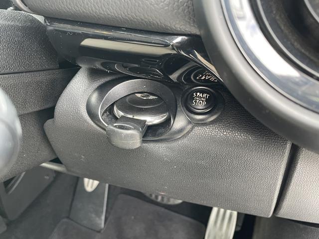 ＭＩＮＩ クーパーＳＤ　クロスオーバー　革シート／社外フルセグナビ／バックカメラ／ＥＴＣ／キセノン／ワンオーナー／整備記録簿／保証書／取説／禁煙車／１７アルミ／キーレス×２個／シートヒーター／検査令和８年９月／ディーゼルターボ／修復歴無し（10枚目）