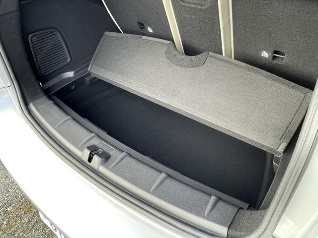 ＭＩＮＩ クーパーＳＤ　クロスオーバー　革シート／社外フルセグナビ／バックカメラ／ＥＴＣ／キセノン／ワンオーナー／整備記録簿／保証書／取説／禁煙車／１７アルミ／キーレス×２個／シートヒーター／検査令和８年９月／ディーゼルターボ／修復歴無し（24枚目）