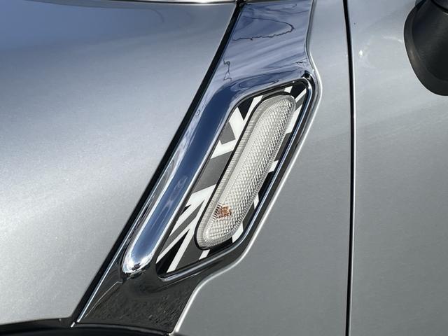 ＭＩＮＩ クーパーＳＤ　クロスオーバー　革シート／社外フルセグナビ／バックカメラ／ＥＴＣ／キセノン／ワンオーナー／整備記録簿／保証書／取説／禁煙車／１７アルミ／キーレス×２個／シートヒーター／検査令和８年９月／ディーゼルターボ／修復歴無し（40枚目）