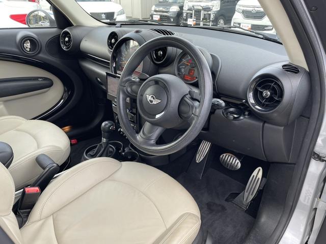 ＭＩＮＩ クーパーＳＤ　クロスオーバー　革シート／社外フルセグナビ／バックカメラ／ＥＴＣ／キセノン／ワンオーナー／整備記録簿／保証書／取説／禁煙車／１７アルミ／キーレス×２個／シートヒーター／検査令和８年９月／ディーゼルターボ／修復歴無し（46枚目）