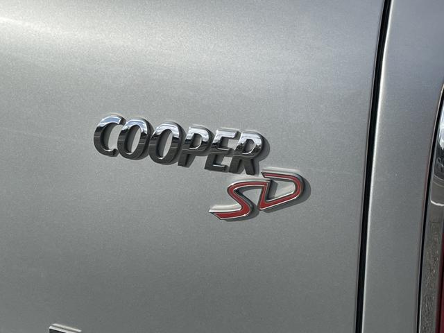 ＭＩＮＩ クーパーＳＤ　クロスオーバー　革シート／社外フルセグナビ／バックカメラ／ＥＴＣ／キセノン／ワンオーナー／整備記録簿／保証書／取説／禁煙車／１７アルミ／キーレス×２個／シートヒーター／検査令和８年９月／ディーゼルターボ／修復歴無し（58枚目）