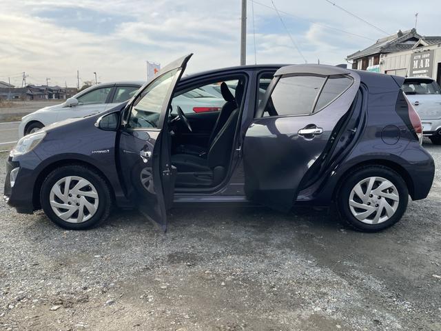 アクア Ｓ　純正フルセグナビ／バックカメラ／スマートキー×２個／前後ドライブレコーダー／ワンオーナー／点検記録簿／禁煙車／修復歴無し／検査令和８年４月／保証書・取説／プッシュスタート／オートエアコン（10枚目）