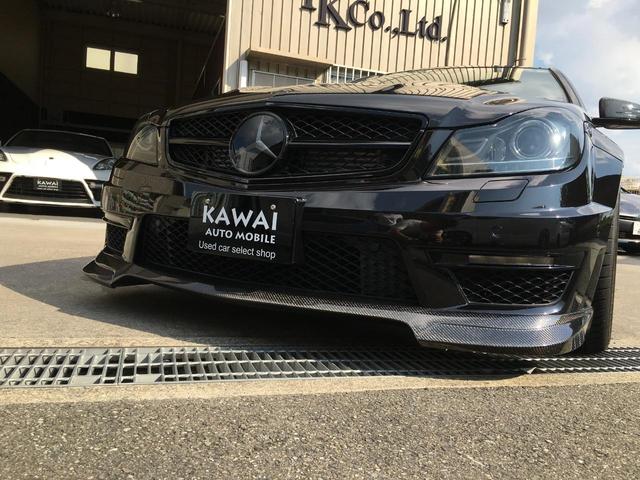 Ｃクラス Ｃ６３　ＡＭＧクーペ　最終型　カーボンハンドル　カーボンフロントスポイラー　カーボンミラーカバー　車高調　ＴＷＳ１９インチ鍛造ホイール　ヘッドライトブラックアウト　テールランプブラックアウト　エンブレムブラックアウト（15枚目）