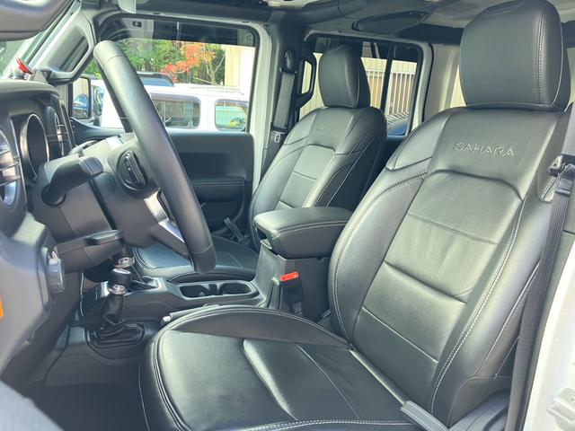 ジープ・ラングラーアンリミテッド アンリミテッドサハラ 3.6L 4WD 左ハンドル 新車並行 KMC20インチ 2024グリル 5cmオーパーフェンダー 37インチGLADIATORタイヤ リフトアップ BESTOPサンライダー FLOWMASTERマフラー USテール(35枚目)