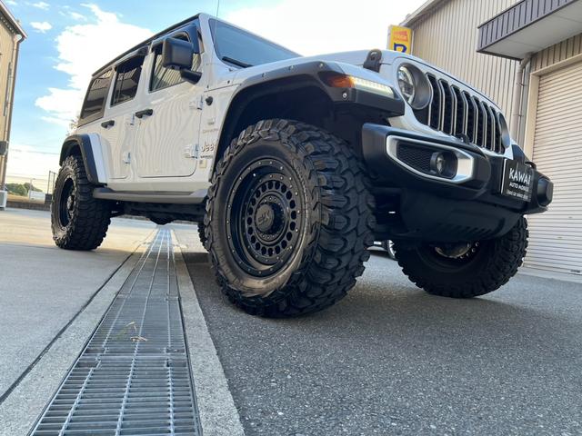 ジープ・ラングラーアンリミテッド アンリミテッドサハラ 3.6L 4WD 左ハンドル 新車並行 KMC20インチ 2024グリル 5cmオーパーフェンダー 37インチGLADIATORタイヤ リフトアップ BESTOPサンライダー FLOWMASTERマフラー USテール(38枚目)