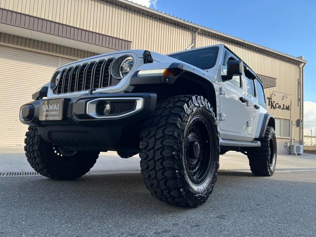 ジープ・ラングラーアンリミテッド アンリミテッドサハラ 3.6L 4WD 左ハンドル 新車並行 KMC20インチ 2024グリル 5cmオーパーフェンダー 37インチGLADIATORタイヤ リフトアップ BESTOPサンライダー FLOWMASTERマフラー USテール(39枚目)