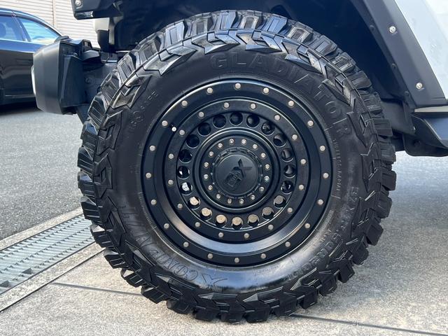 ジープ・ラングラーアンリミテッド アンリミテッドサハラ 3.6L 4WD 左ハンドル 新車並行 KMC20インチ 2024グリル 5cmオーパーフェンダー 37インチGLADIATORタイヤ リフトアップ BESTOPサンライダー FLOWMASTERマフラー USテール(44枚目)