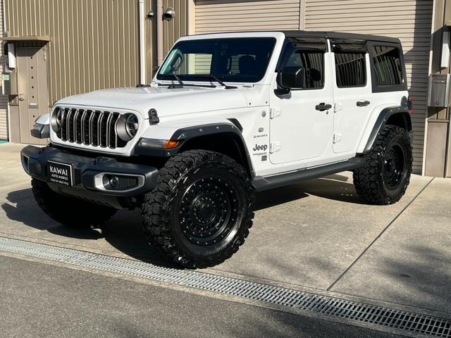 ジープ・ラングラーアンリミテッド アンリミテッドサハラ 3.6L 4WD 左ハンドル 新車並行 KMC20インチ 2024グリル 5cmオーパーフェンダー 37インチGLADIATORタイヤ リフトアップ BESTOPサンライダー FLOWMASTERマフラー USテール(50枚目)