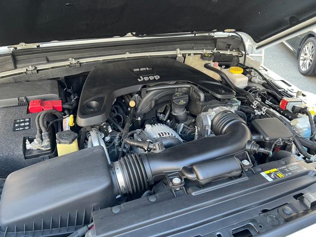 ジープ・ラングラーアンリミテッド アンリミテッドサハラ 3.6L 4WD 左ハンドル 新車並行 KMC20インチ 2024グリル 5cmオーパーフェンダー 37インチGLADIATORタイヤ リフトアップ BESTOPサンライダー FLOWMASTERマフラー USテール(76枚目)