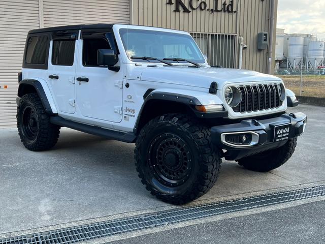 ジープ・ラングラーアンリミテッド アンリミテッドサハラ 3.6L 4WD 左ハンドル 新車並行 KMC20インチ 2024グリル 5cmオーパーフェンダー 37インチGLADIATORタイヤ リフトアップ BESTOPサンライダー FLOWMASTERマフラー USテール(78枚目)