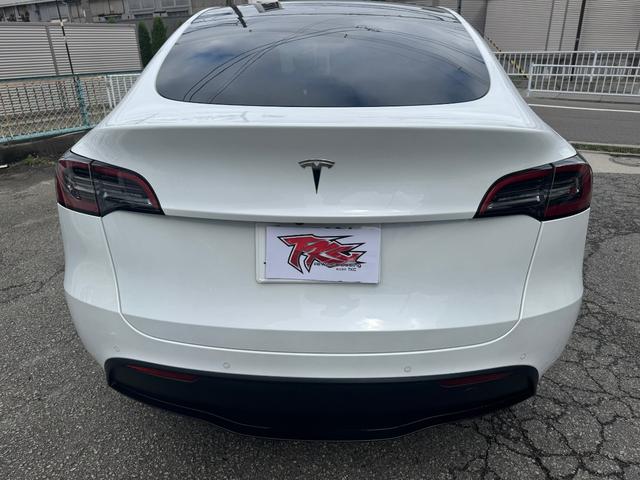 モデルY RWD 20インチAW オートパイロット ホワイトインテリア 白レザーシート 360°カメラ パノラマガラスルーフ オートパイロット オートトランク パワーシート ヒートポンプ FRコーナーセンサー ETC(9枚目)