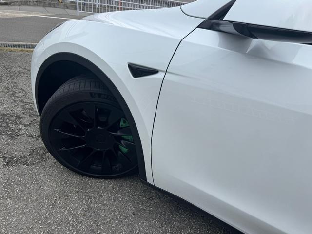 モデルY RWD 20インチAW オートパイロット ホワイトインテリア 白レザーシート 360°カメラ パノラマガラスルーフ オートパイロット オートトランク パワーシート ヒートポンプ FRコーナーセンサー ETC(11枚目)