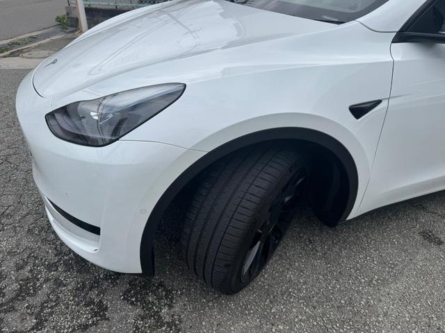 モデルY RWD 20インチAW オートパイロット ホワイトインテリア 白レザーシート 360°カメラ パノラマガラスルーフ オートパイロット オートトランク パワーシート ヒートポンプ FRコーナーセンサー ETC(12枚目)