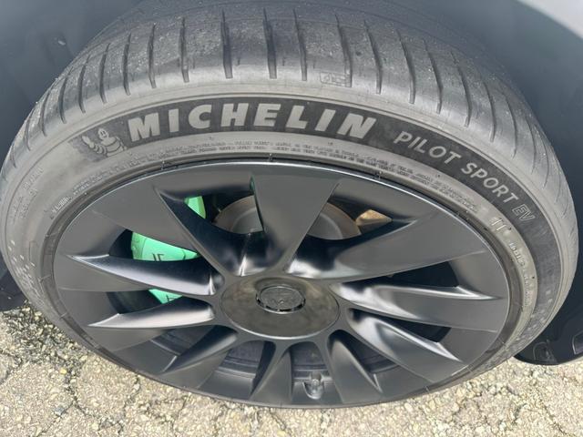 モデルY RWD 20インチAW オートパイロット ホワイトインテリア 白レザーシート 360°カメラ パノラマガラスルーフ オートパイロット オートトランク パワーシート ヒートポンプ FRコーナーセンサー ETC(26枚目)