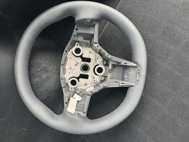 モデルY RWD 20インチAW オートパイロット ホワイトインテリア 白レザーシート 360°カメラ パノラマガラスルーフ オートパイロット オートトランク パワーシート ヒートポンプ FRコーナーセンサー ETC(28枚目)