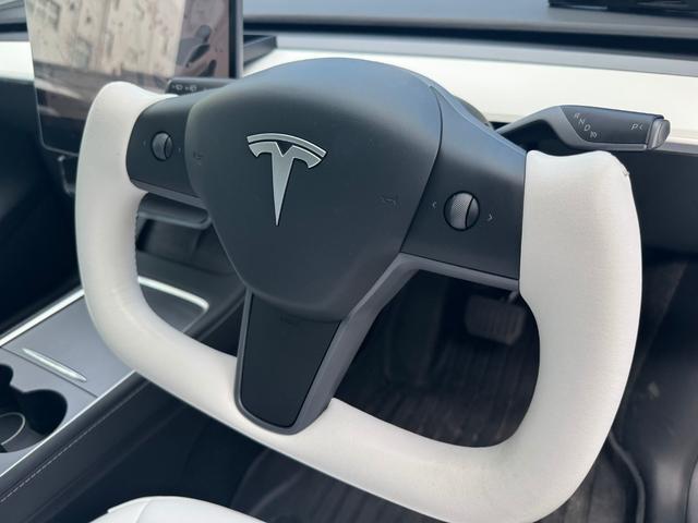 モデルY RWD 20インチAW オートパイロット ホワイトインテリア 白レザーシート 360°カメラ パノラマガラスルーフ オートパイロット オートトランク パワーシート ヒートポンプ FRコーナーセンサー ETC(31枚目)
