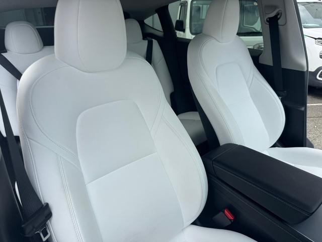 モデルY RWD 20インチAW オートパイロット ホワイトインテリア 白レザーシート 360°カメラ パノラマガラスルーフ オートパイロット オートトランク パワーシート ヒートポンプ FRコーナーセンサー ETC(32枚目)