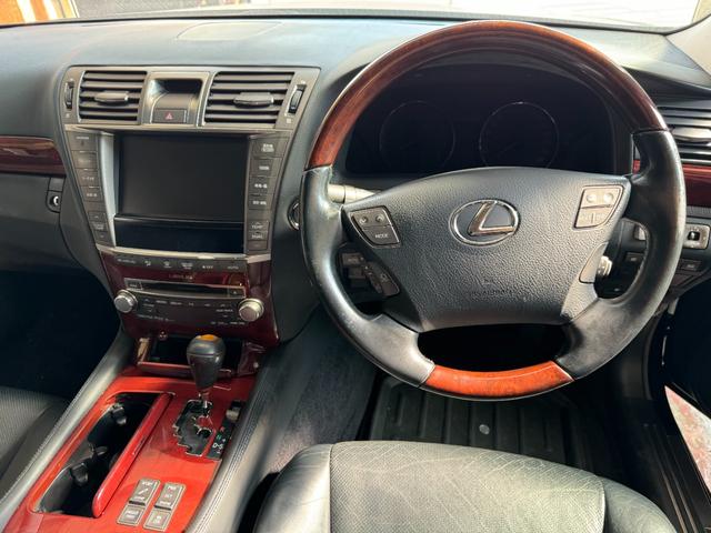 ＬＳ ＬＳ４６０　純正１８インチアルミホイール／ＥＴＣ／本革シート／シートヒーター／（3枚目）