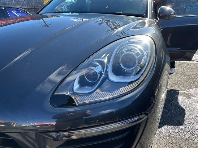 マカン マカン　禁煙車　２オーナー記録簿　マカン（５名）　アイドリングストップ　パワステ　ナビ　４ＷＤ　ＨＤＤナビ　エアバック　盗難防止　運転席パワーシート　ＡＢＳ　Ｗエアコン（50枚目）