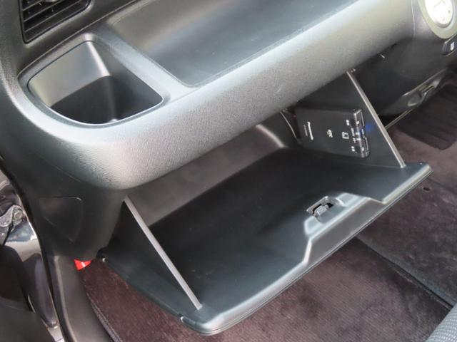 ライフ ディーバ　車検整備付　保証付　スマートキー　バックカメラ　ＥＴＣ　ＨＩＤライト　キーレスエントリ―　ＣＤオーディオ　ＦＭ／ＡＭ　アルミホイール　フルフラットシート　ベンチシート（24枚目）