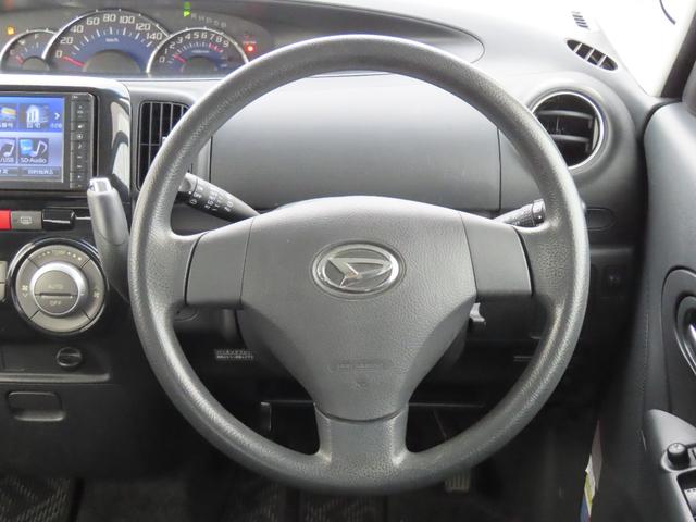 �h���C�r���O���y�����Ȃ�R�b�N�s�b�g�ł��B����₷���X�e�A�����O�z�C�[���ł��B���ꂩ��̉^�]�Ȃ��猩��i�F���y���݂ł��ˁ�