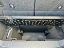 プラスαの荷室として使えるラゲッジアンダーボックスも装備。車載工具も収納されています。