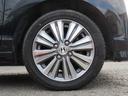 アルミホイール付です。ホイールで車全体の印象が変わる大切なポイントですよね。当店は小さな展示場ですが中古とは思えないピッカピカの車を並べています。ぜひ一度ご来店ください。
